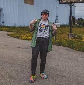 Meet your Posher, Maxton